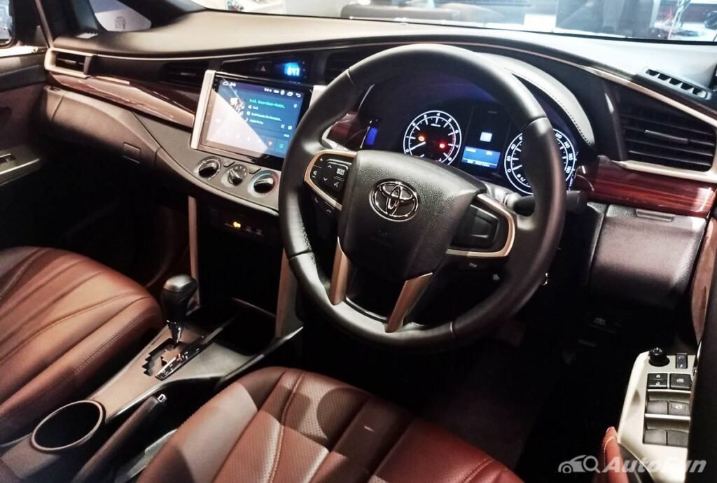 Toyota Inova Reborn