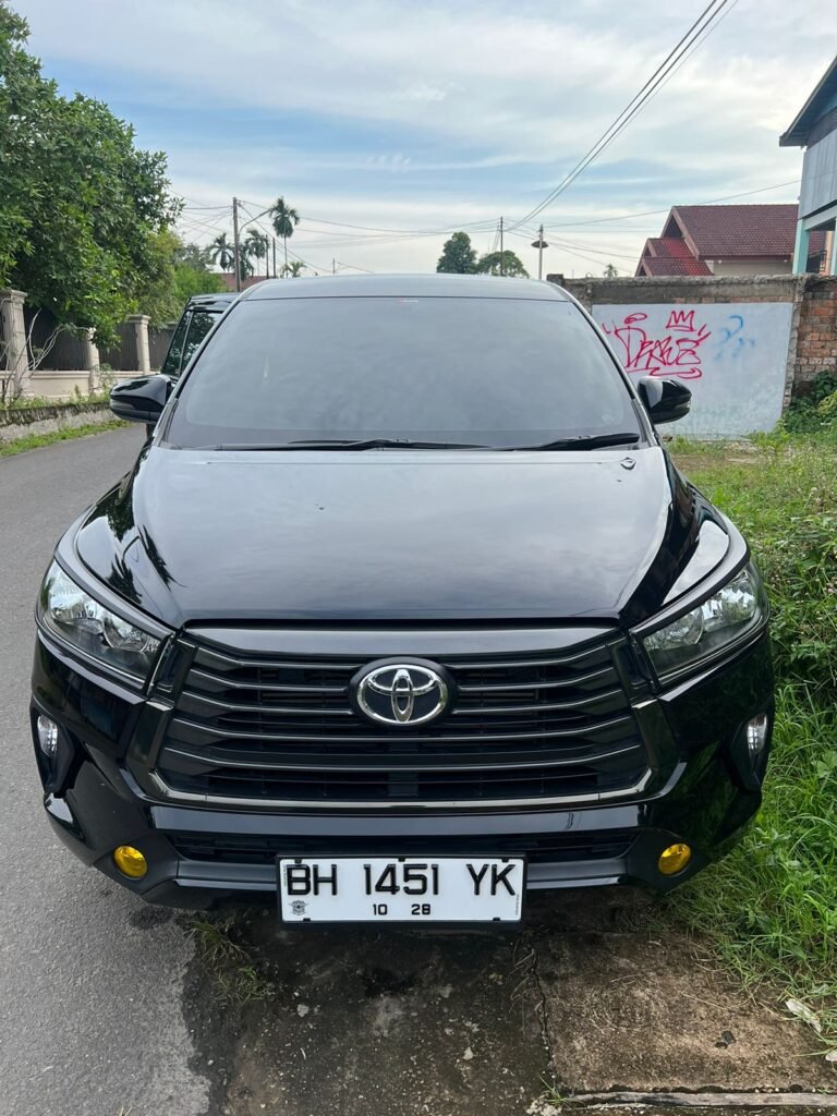 Toyota Inova Reborn